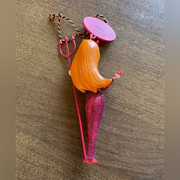 One deviilicious Dixva Christmas ornament in great condition 2009 - Picture 3 of 3